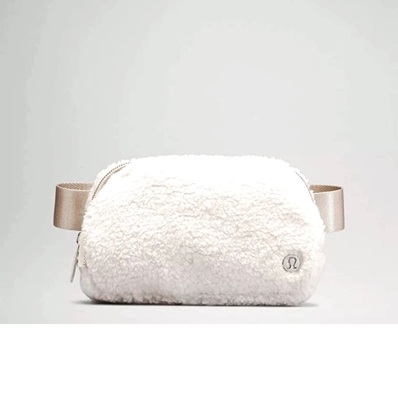Lululemon belt bag. New - Picture 3 of 4